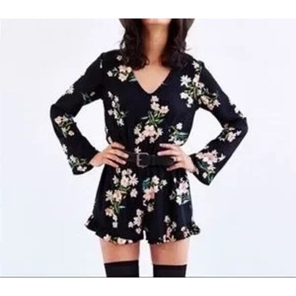 Urban Outfitters Black Floral Shorts Romper XS Playsuit Boho Cottage Festival - Picture 1 of 11